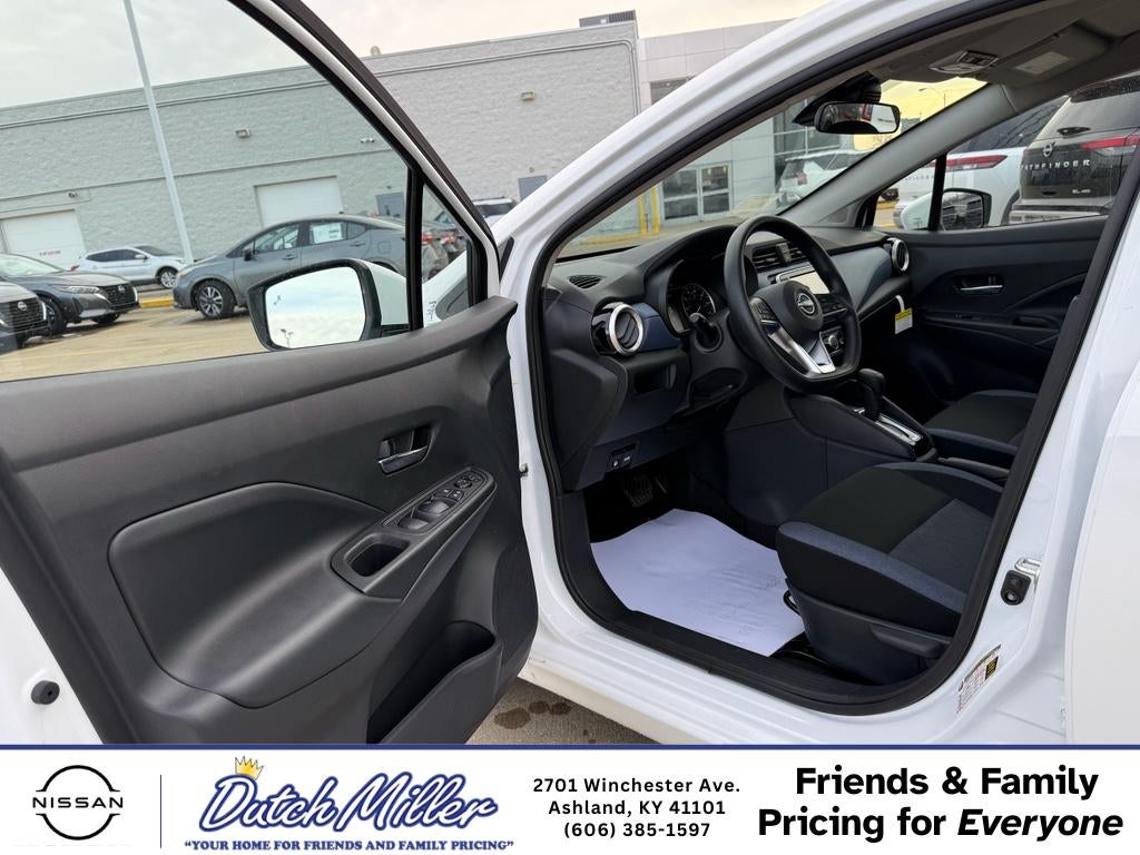 2025 Nissan Versa SV
