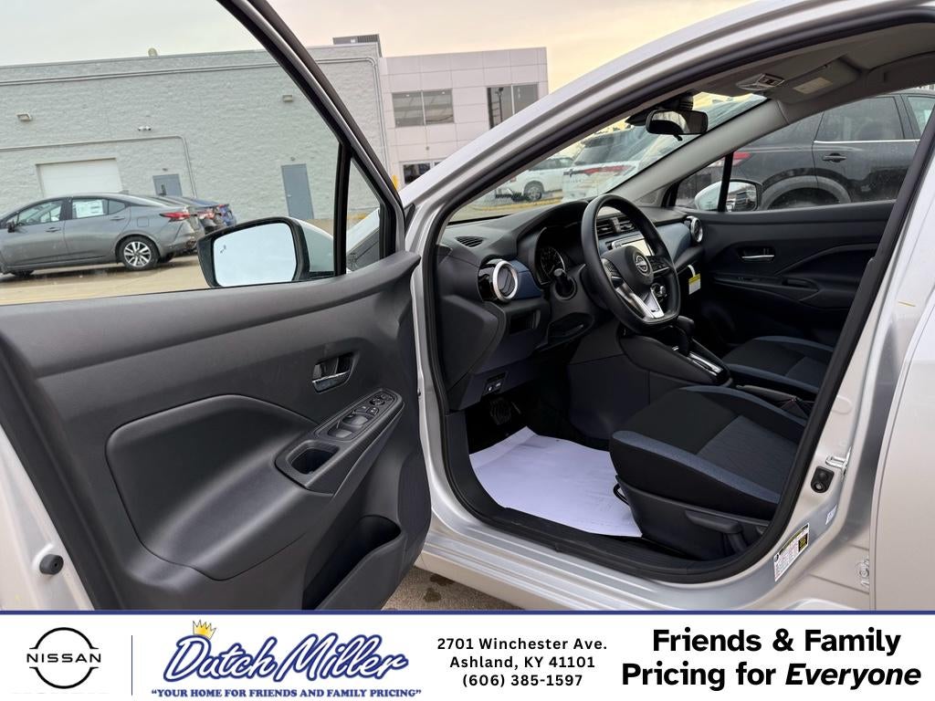 2025 Nissan Versa SV
