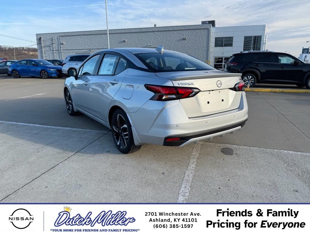 2025 Nissan Versa SR