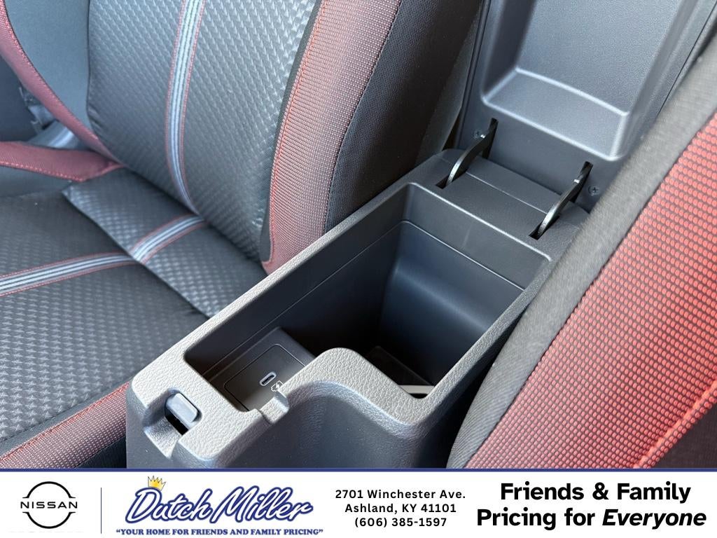 2025 Nissan Versa SR