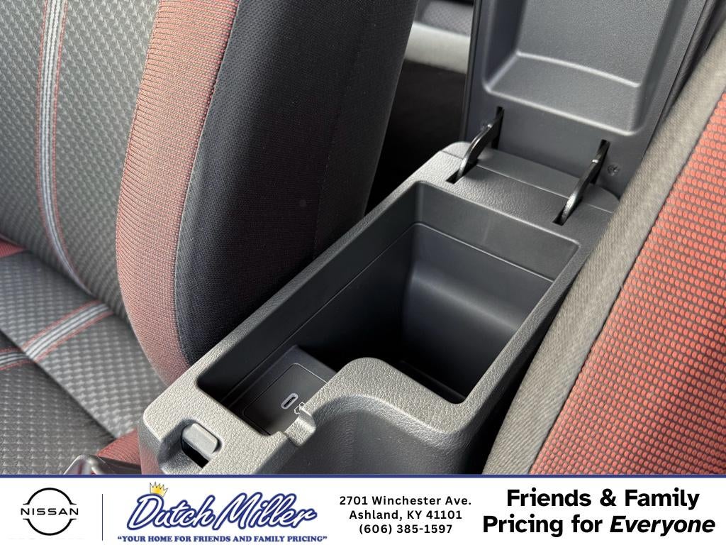 2025 Nissan Versa SR