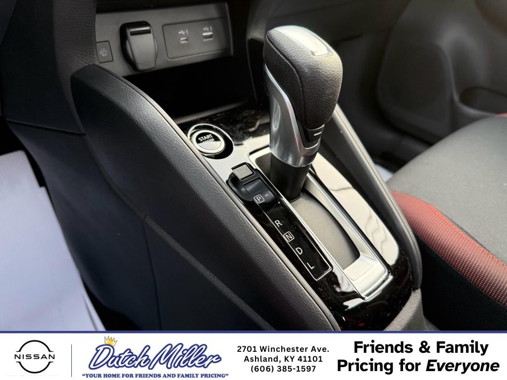 2025 Nissan Versa SR