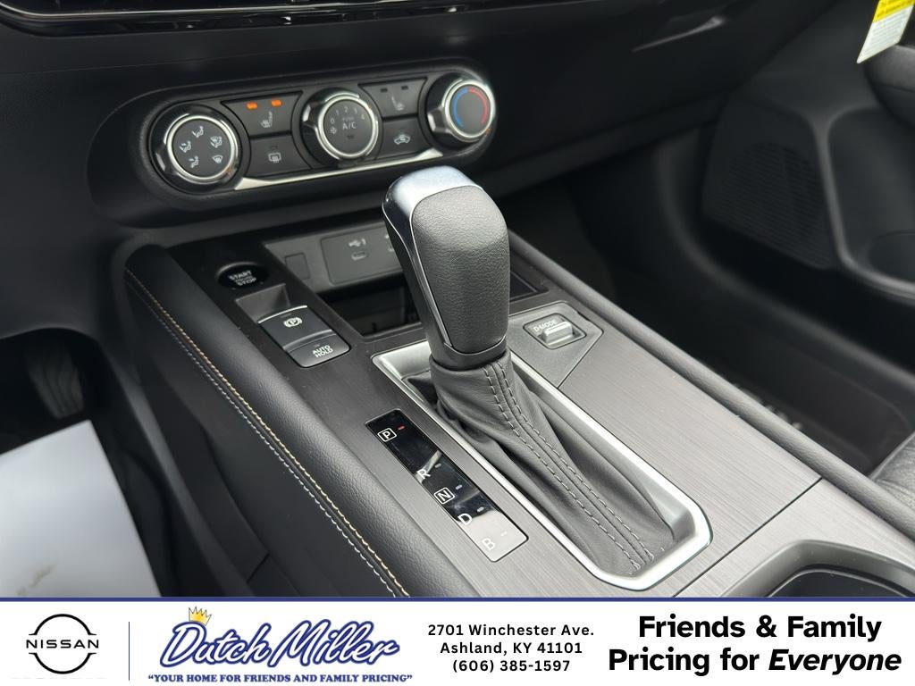 2025 Nissan Kicks SV