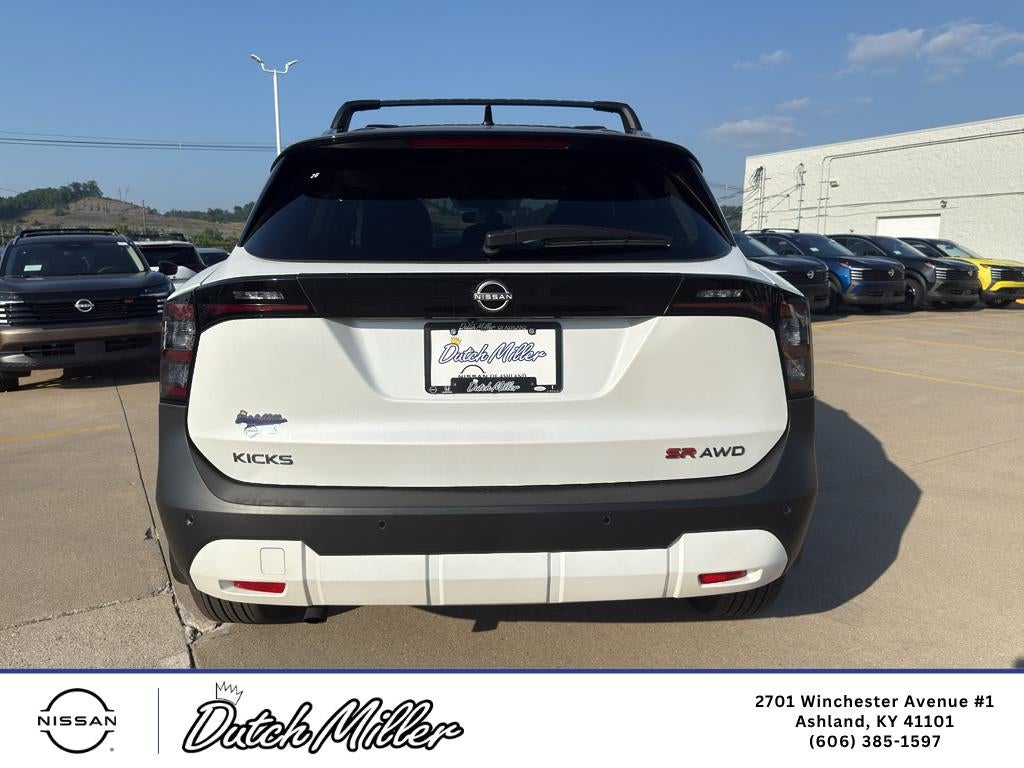 2026 Nissan Kicks SR