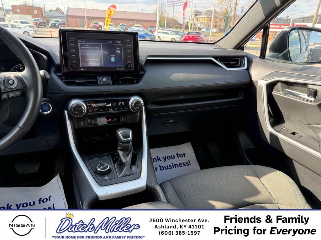 2022 Toyota RAV4 Hybrid SE