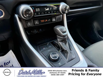 2022 Toyota RAV4 Hybrid SE