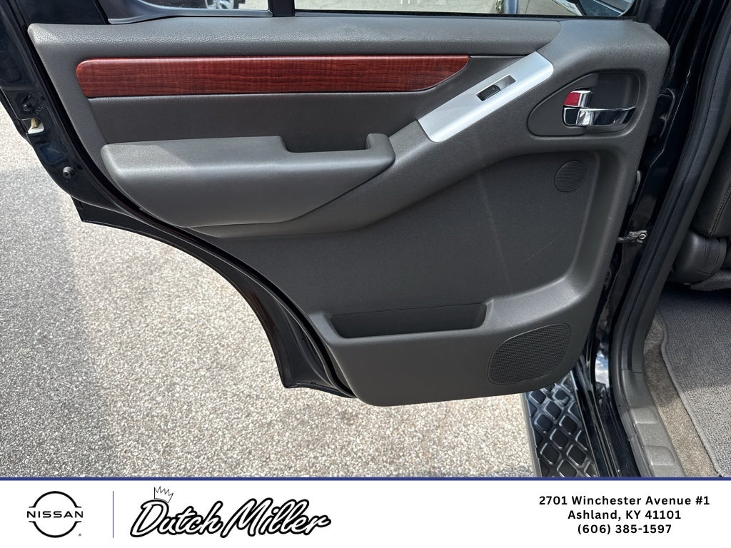 2012 Nissan Pathfinder LE