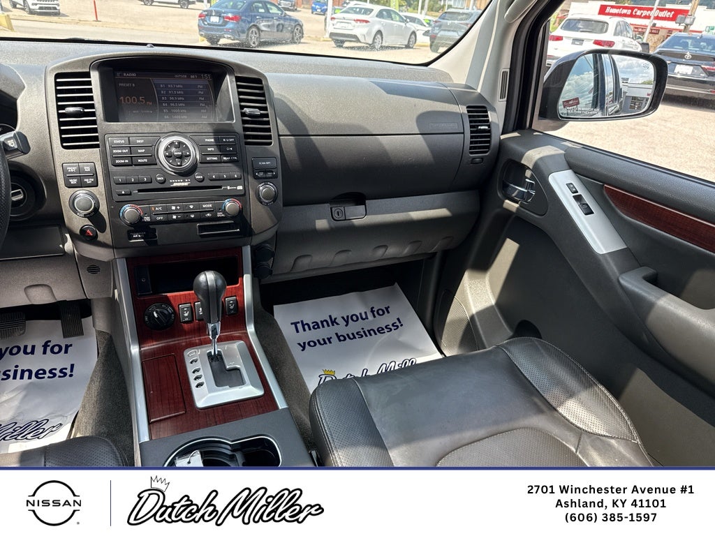 2012 Nissan Pathfinder LE