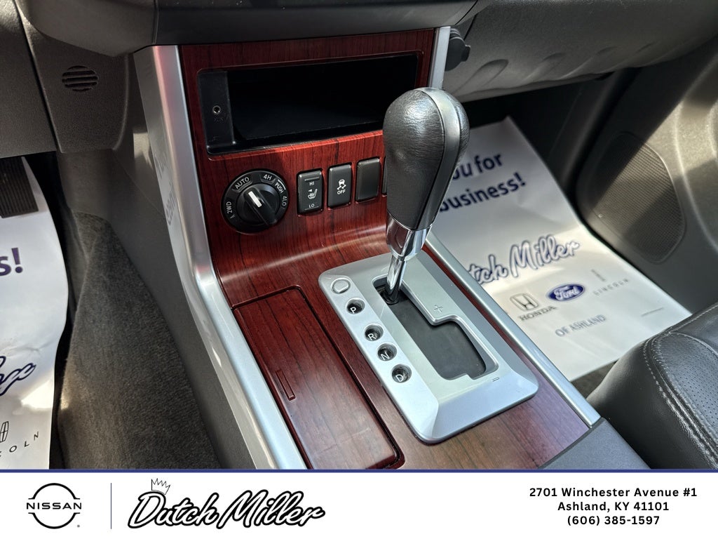 2012 Nissan Pathfinder LE