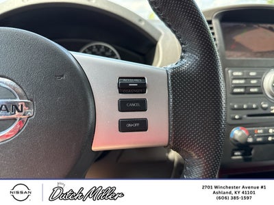 2012 Nissan Pathfinder LE