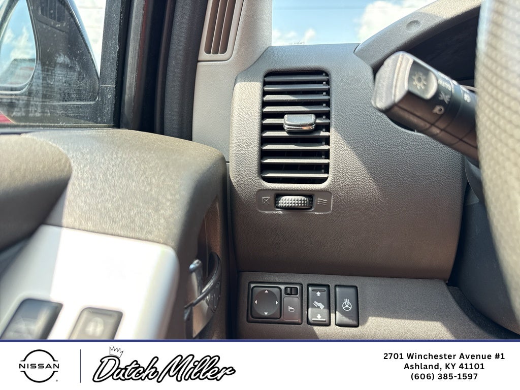2012 Nissan Pathfinder LE