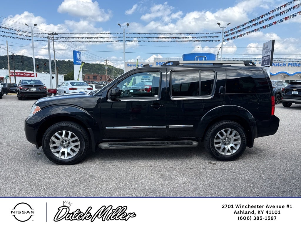 2012 Nissan Pathfinder LE