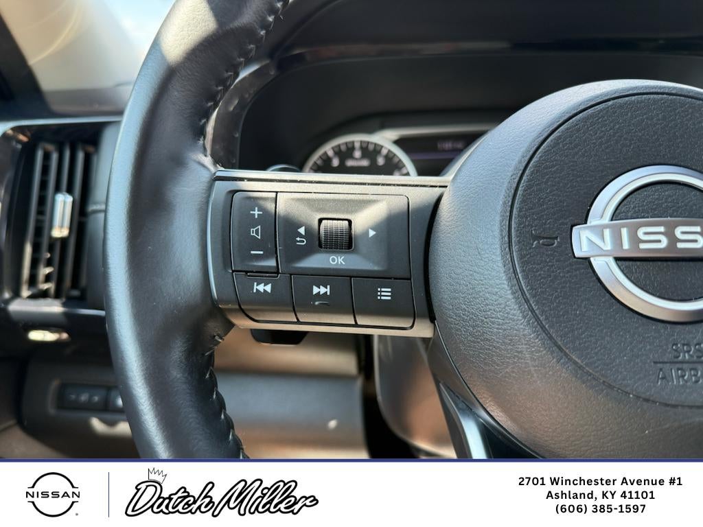 2025 Nissan Pathfinder SV