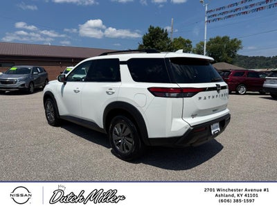 2025 Nissan Pathfinder SV
