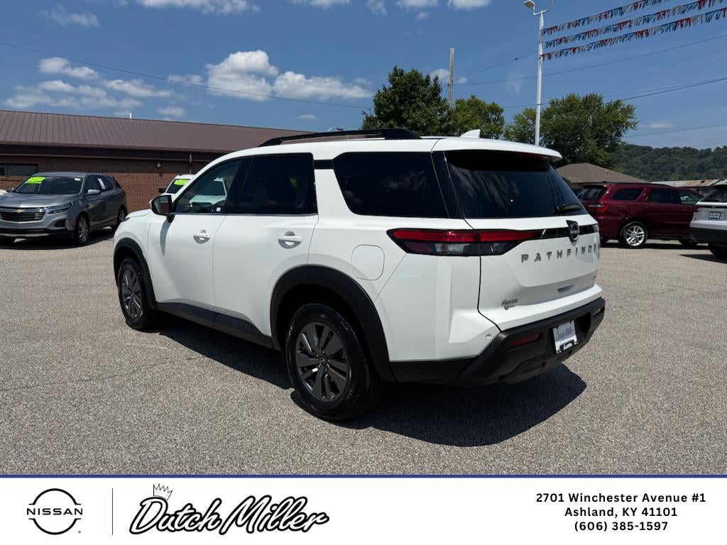 2025 Nissan Pathfinder SV