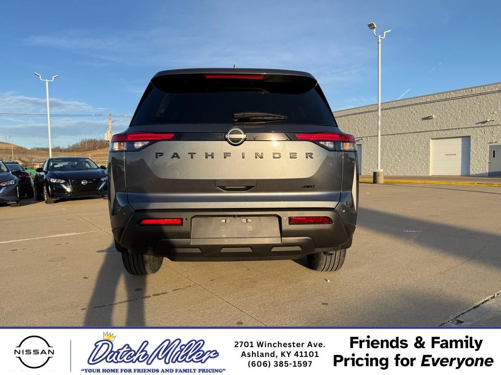 2026 Nissan Pathfinder SV