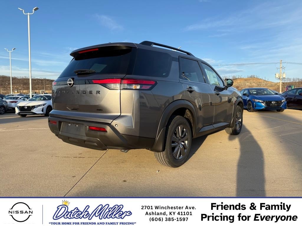 2026 Nissan Pathfinder SV