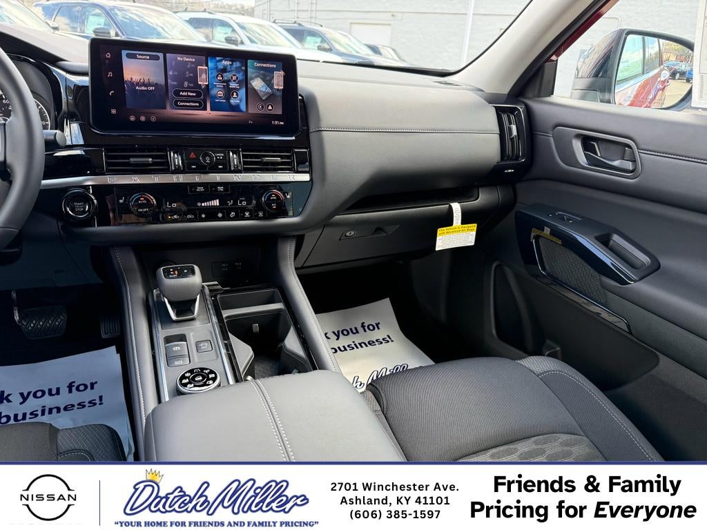 2026 Nissan Pathfinder SV