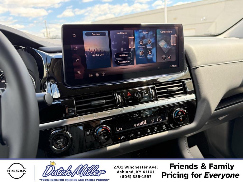 2026 Nissan Pathfinder SV