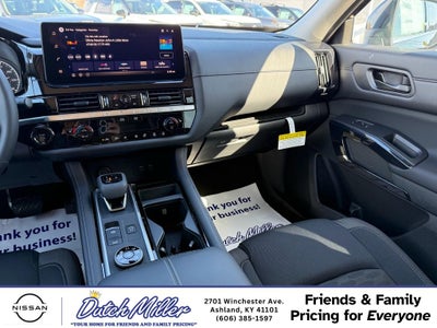 2026 Nissan Pathfinder SV