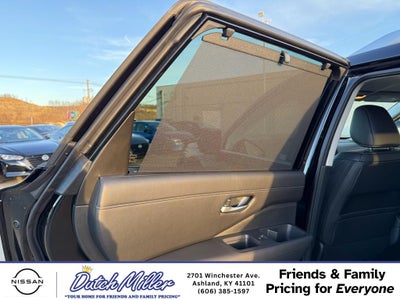 2025 Nissan Pathfinder SL