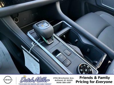 2025 Nissan Pathfinder SL