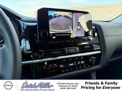 2025 Nissan Pathfinder SL