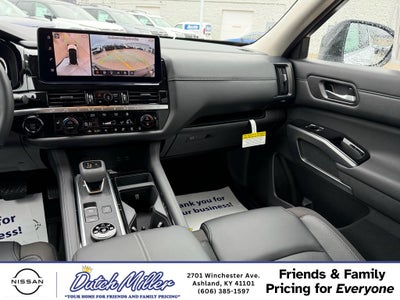 2026 Nissan Pathfinder SL