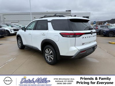 2026 Nissan Pathfinder SL