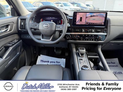 2026 Nissan Pathfinder SL