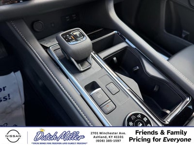 2026 Nissan Pathfinder SL