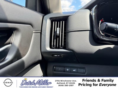 2026 Nissan Pathfinder SL