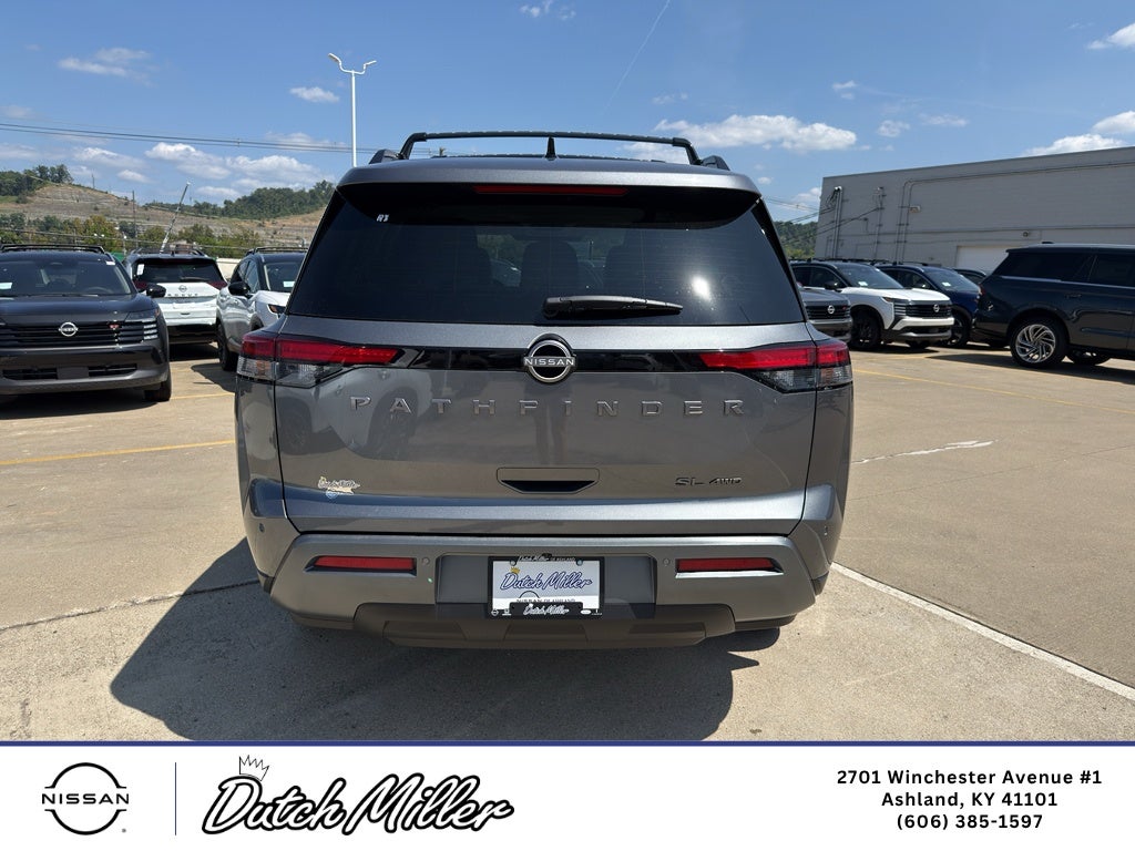 2026 Nissan Pathfinder SL