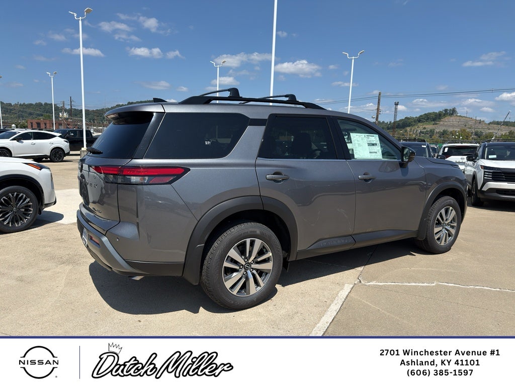 2026 Nissan Pathfinder SL