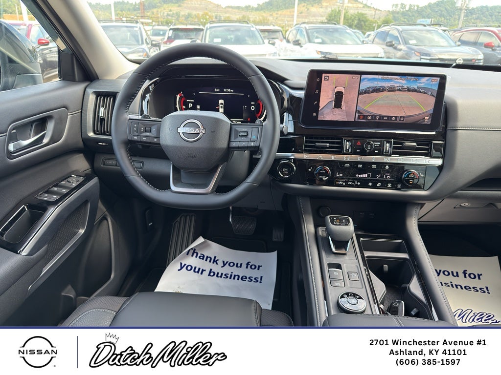 2026 Nissan Pathfinder SL