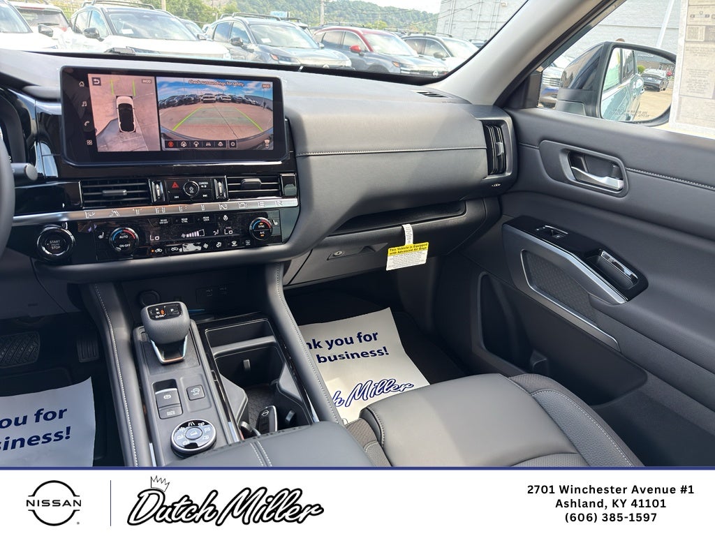2026 Nissan Pathfinder SL