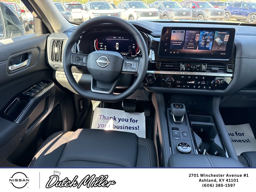 2026 Nissan Pathfinder SL