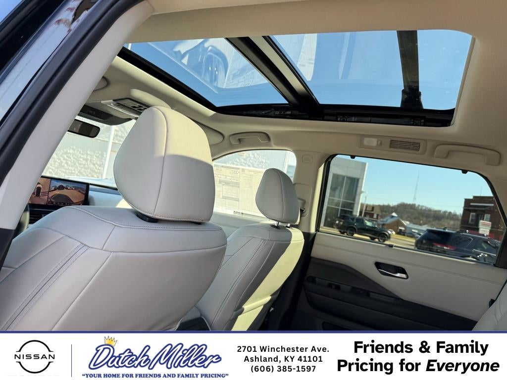 2026 Nissan Pathfinder SL