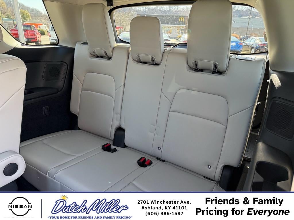 2026 Nissan Pathfinder SL