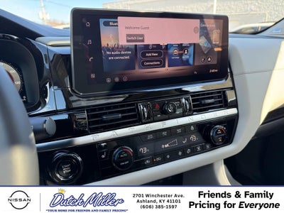 2026 Nissan Pathfinder SL