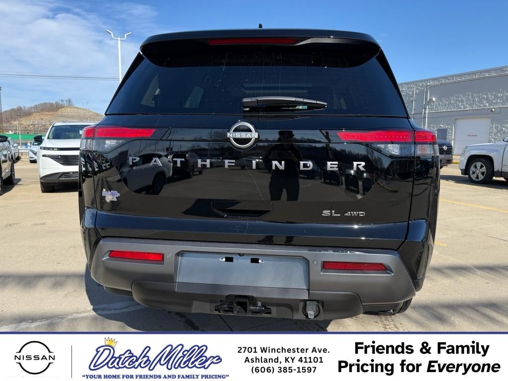 2026 Nissan Pathfinder SL