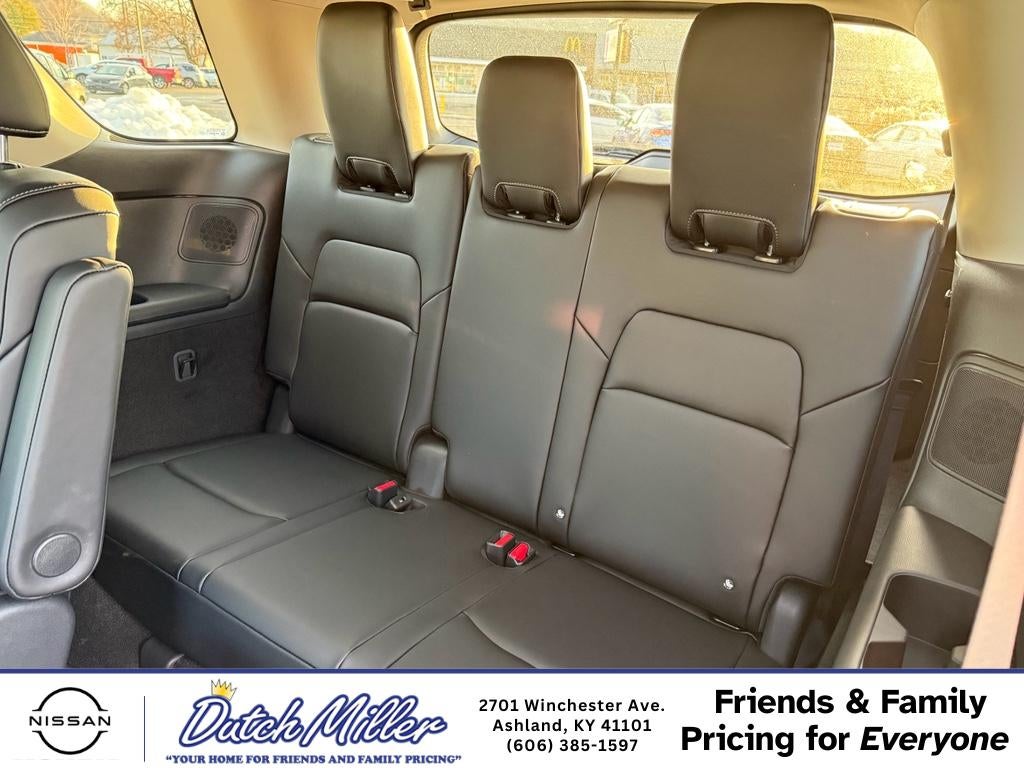 2026 Nissan Pathfinder SL