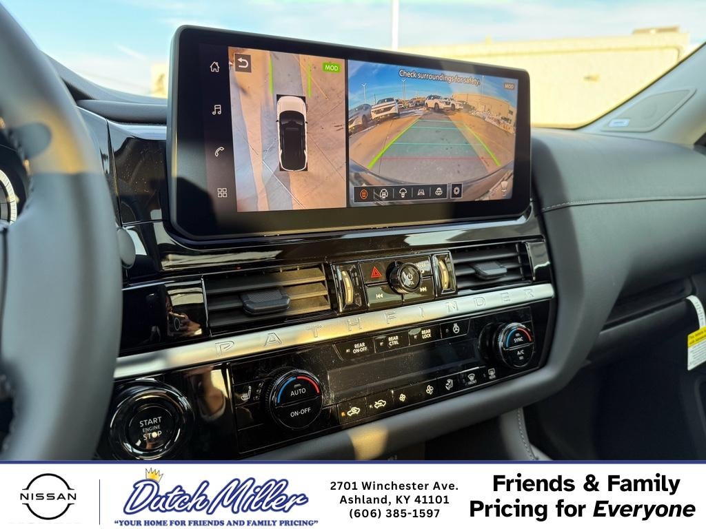 2026 Nissan Pathfinder SL