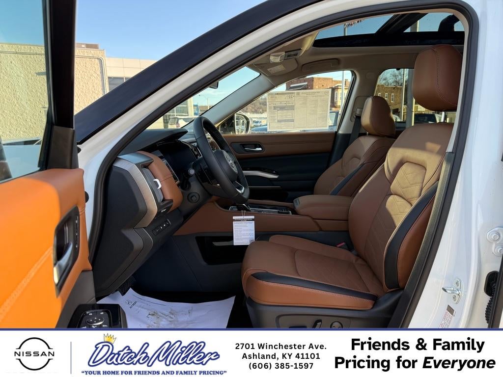 2025 Nissan Pathfinder Platinum