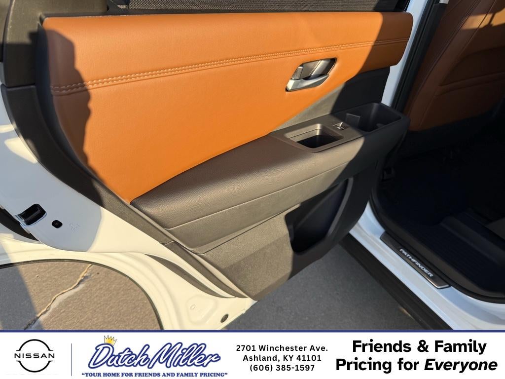 2025 Nissan Pathfinder Platinum