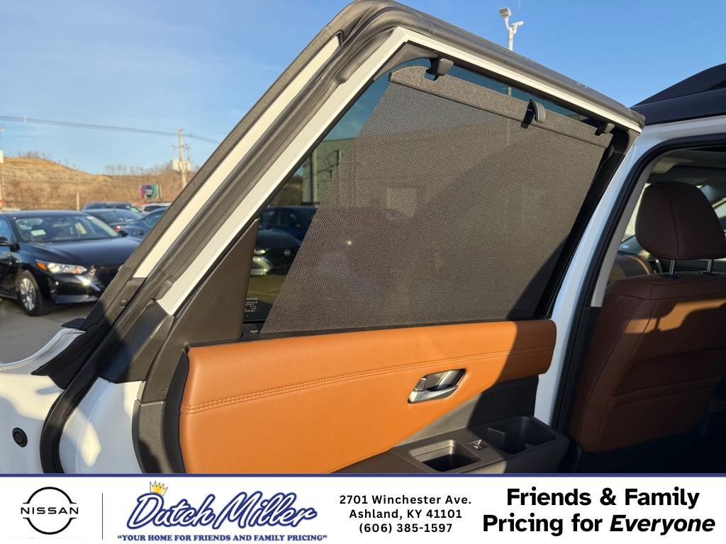 2025 Nissan Pathfinder Platinum