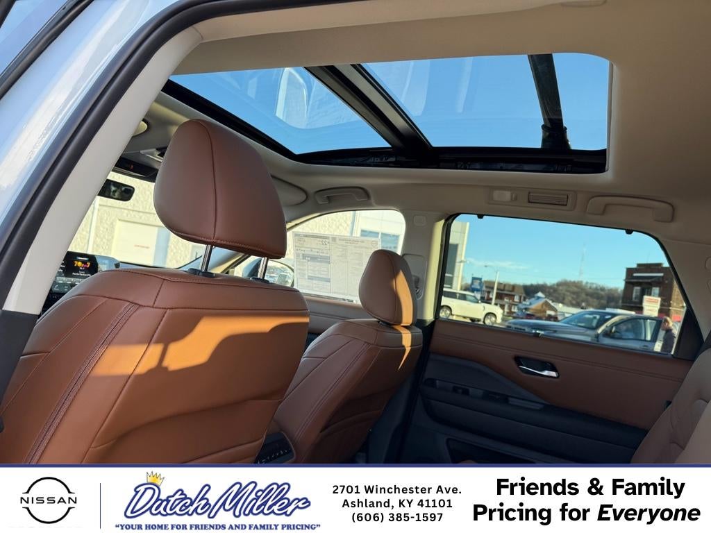 2025 Nissan Pathfinder Platinum