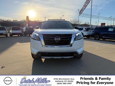 2025 Nissan Pathfinder Platinum