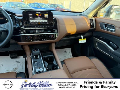 2025 Nissan Pathfinder Platinum