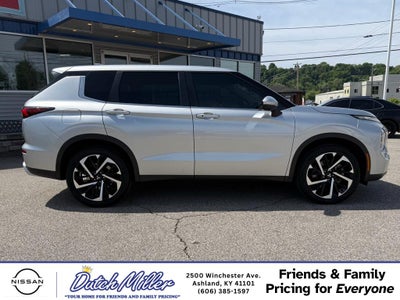 2022 Mitsubishi Outlander SE